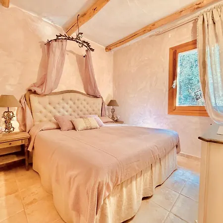 Lovely House 300 M From The
