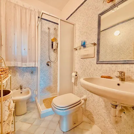 Apartment Lovely House 300 M From The