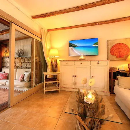 Lovely House 300 M From The Baja Sardinia