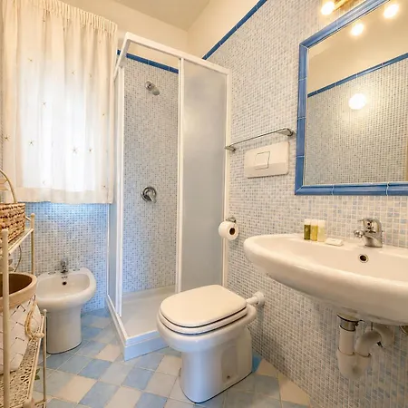 Lovely House 300 M From The Apartament Baja Sardinia